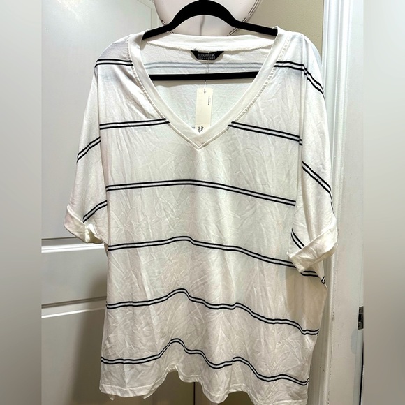 BloomChic Plus Size 2XL Striped Contrast Dolman Sleeve T-Shirt White us18-20 - Picture 4 of 4